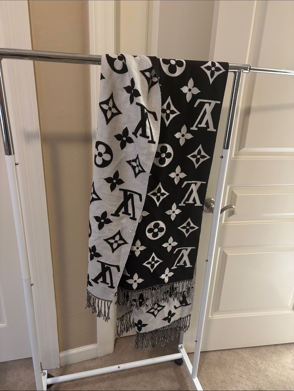 Monogram Black & White shawl or throw - Picture 4 of 4